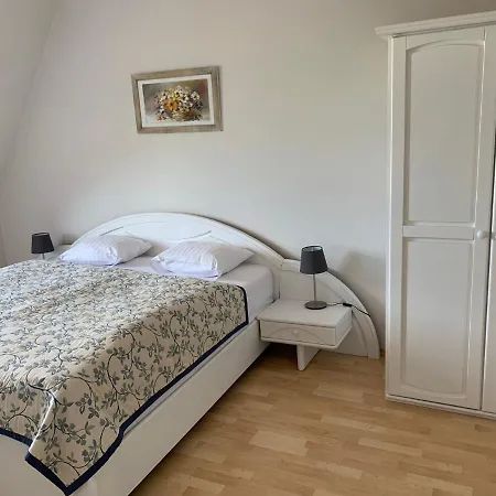 Lägenhetshotell Marina 3*
