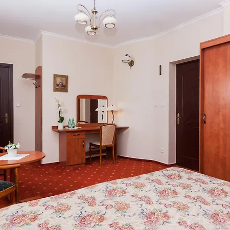 Marina Aparthotel 3*