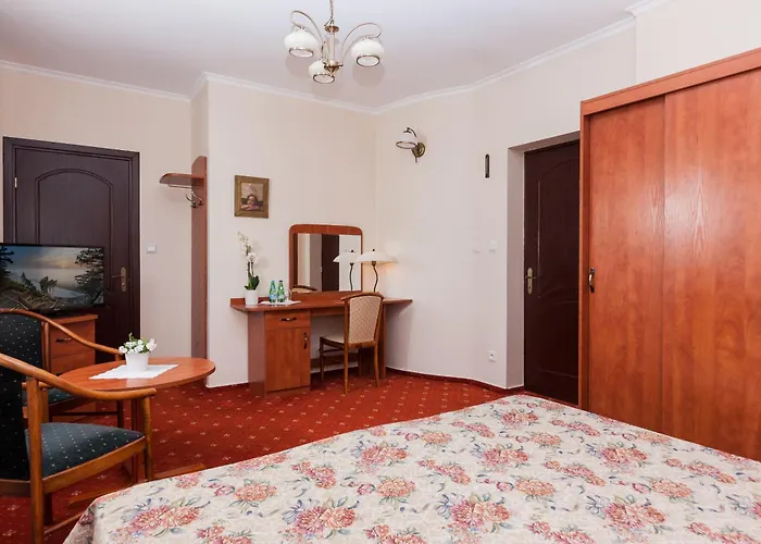 Marina Aparthotel 3*